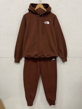 The North Face Two-Piece Fleece Tracksuit, Hoodie (L)/Pants (S), Dark Brown